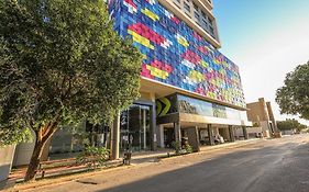 Estúdios modernos no City House by WeHousy